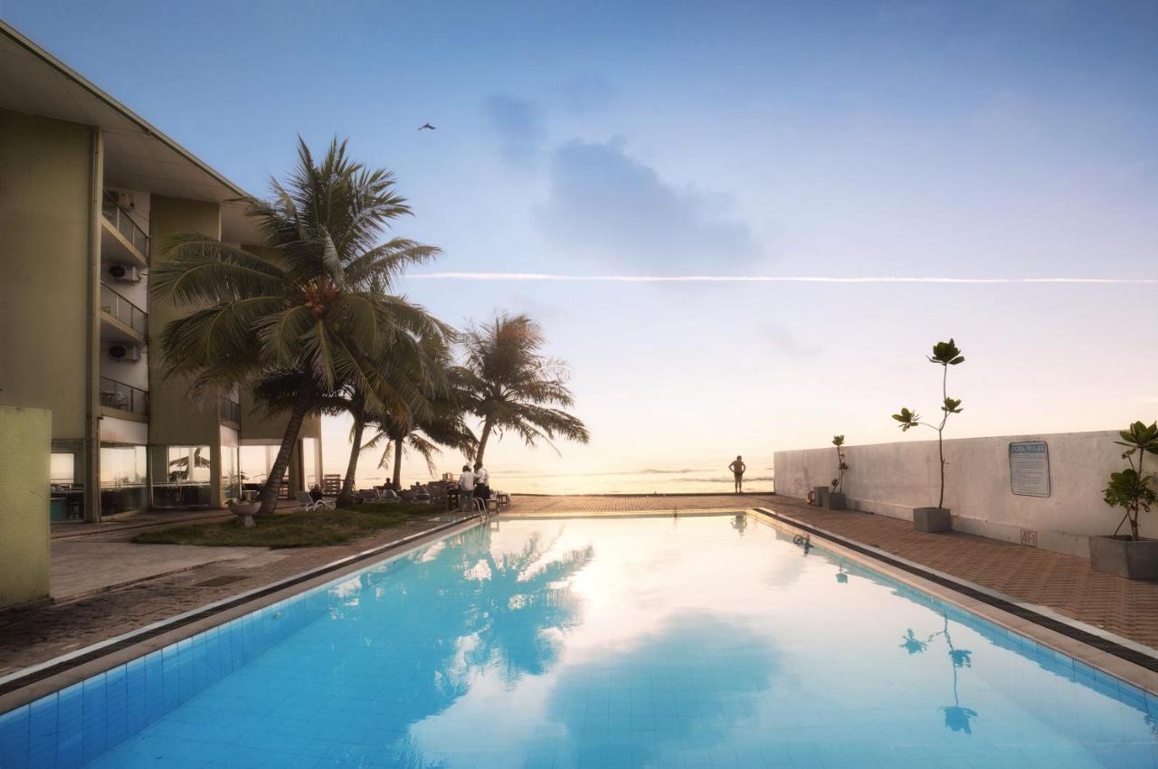 Hikkaduwa Beach Hotel Exterior photo
