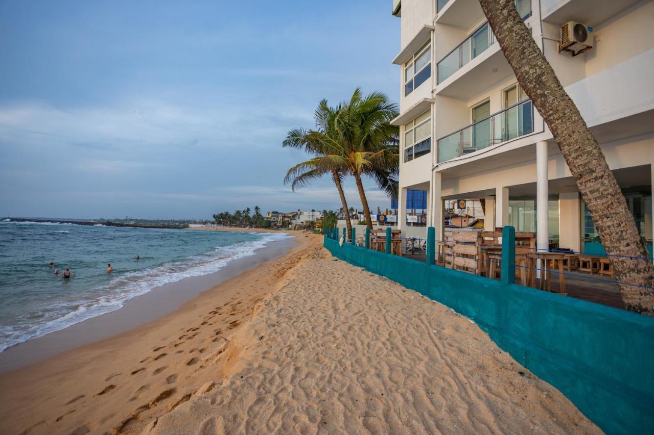 Hikkaduwa Beach Hotel Exterior photo