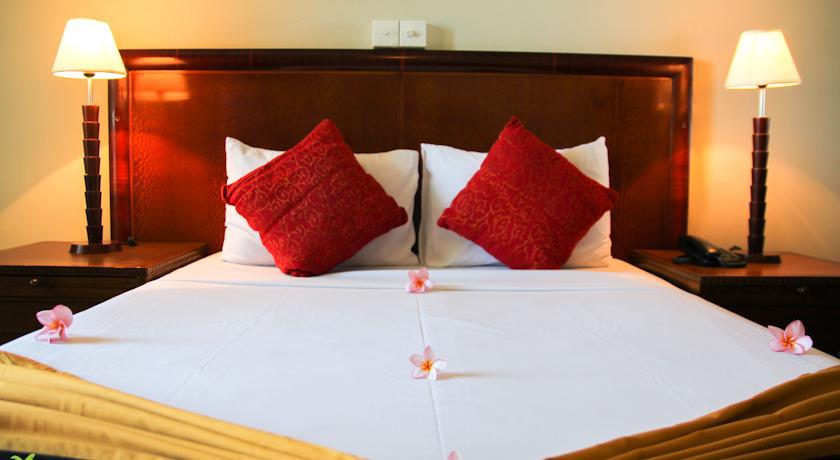 Hikkaduwa Beach Hotel Exterior photo